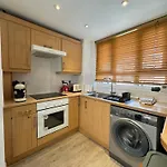 Spacious 3Bd Flat Close To Tube - Fulham!